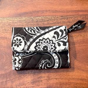 ✦ Vera Bradley ✦ Black & White Paisley Floral Wallet